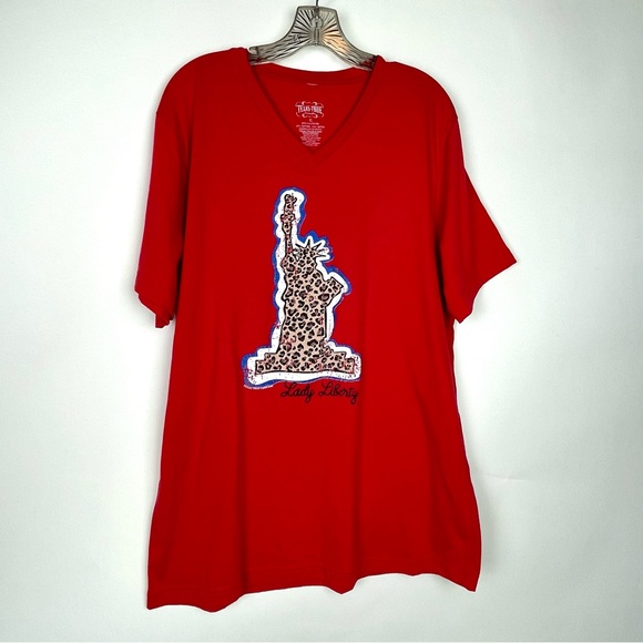 Texas True Threads Size XL Leopard Lady of Liberty Red V-neck T-shirt - Picture 2 of 8